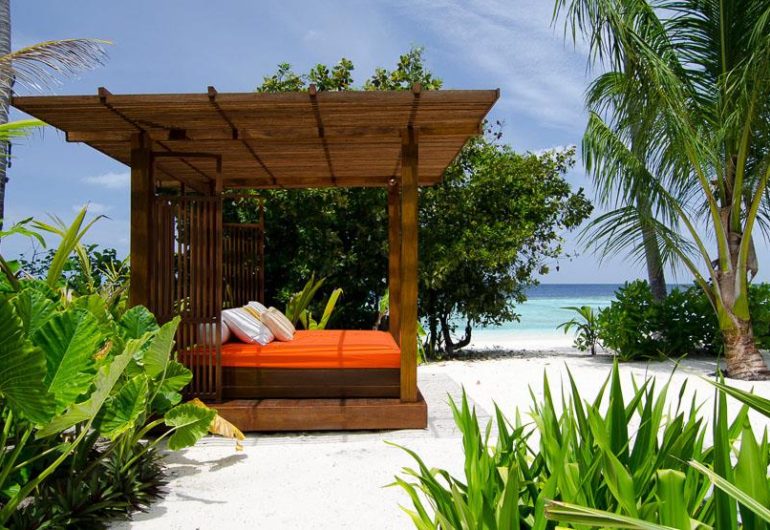jumeirah-dhevanafushi-island-revive-sala-day-beds-hero