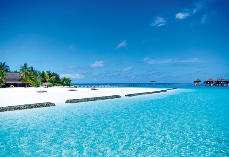 moofushi-maldives-2016-beach-01