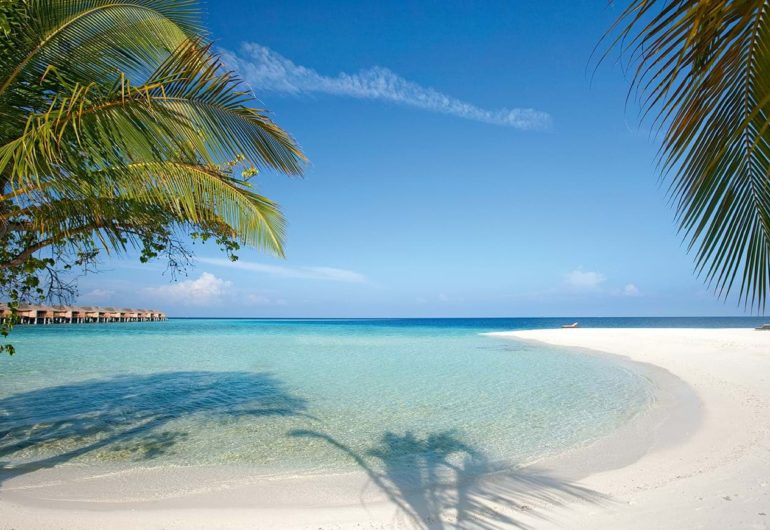 moofushi-maldives-beach-view-3