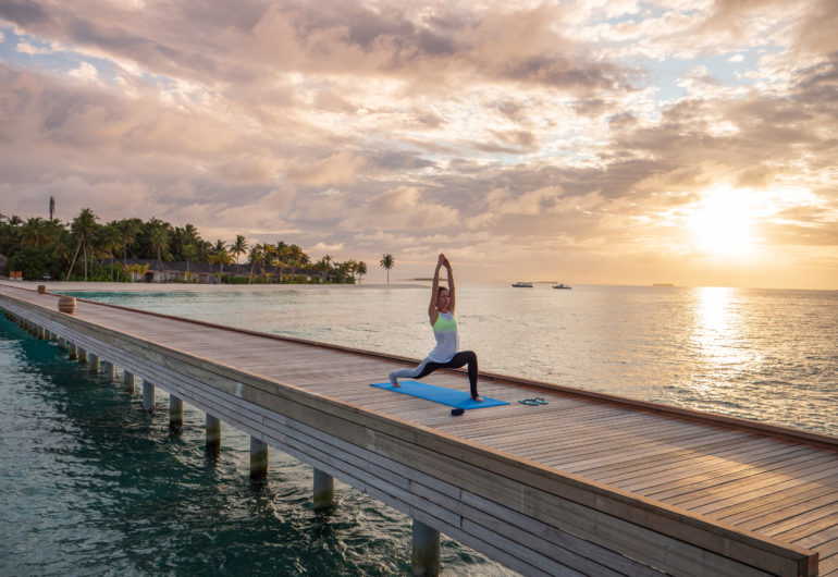 Baglioni_Resort_Maldives_Yoga_Getty_2